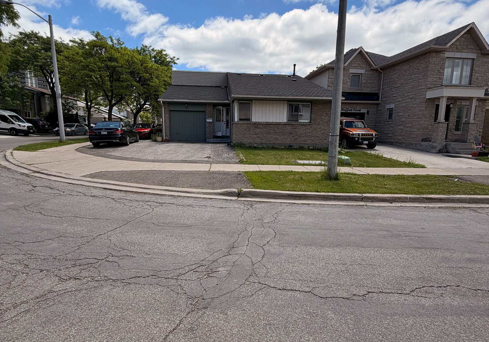 7-moffatt-court-etobicoke-ontario-w13412180