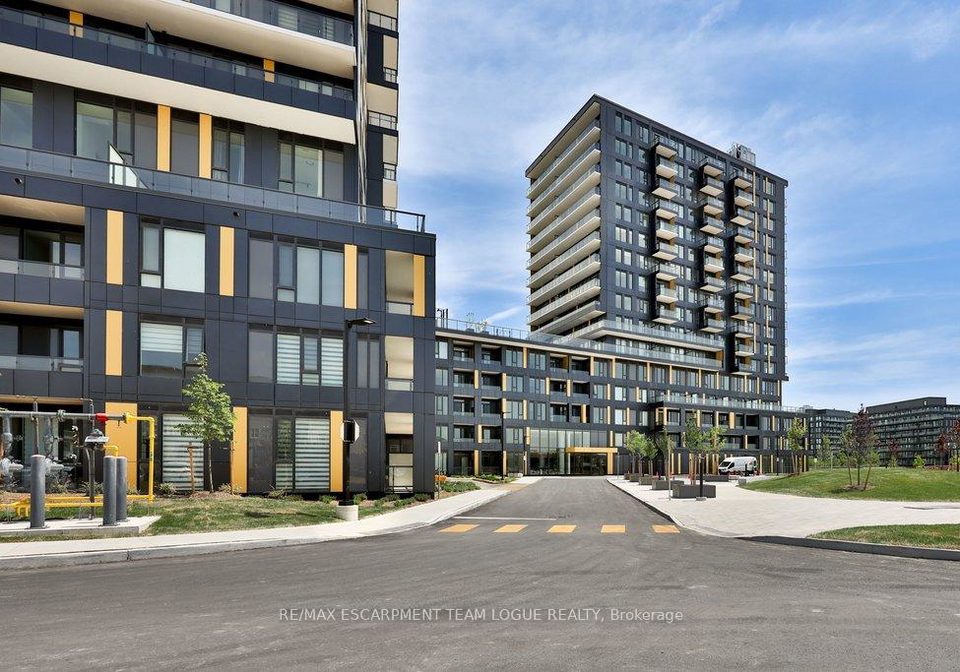 4878-powers-common-burlington-ontario-w13412196
