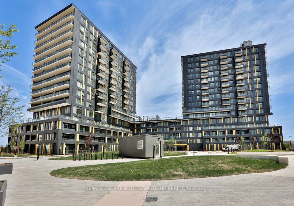 4878-powers-common-burlington-ontario-w13412196