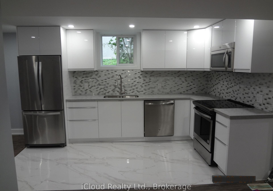 28-jill-crescent-e-etobicoke-ontario-w13412586