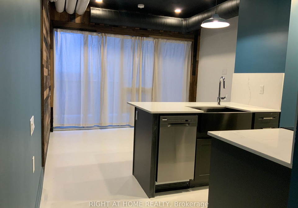 1035-southdown-road-mississauga-ontario-w13413096