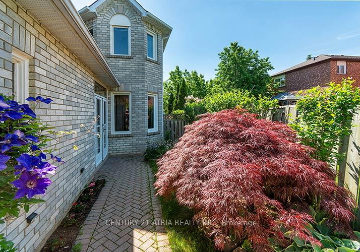 3372-bobwhite-mews-mississauga-ontario-w13413264