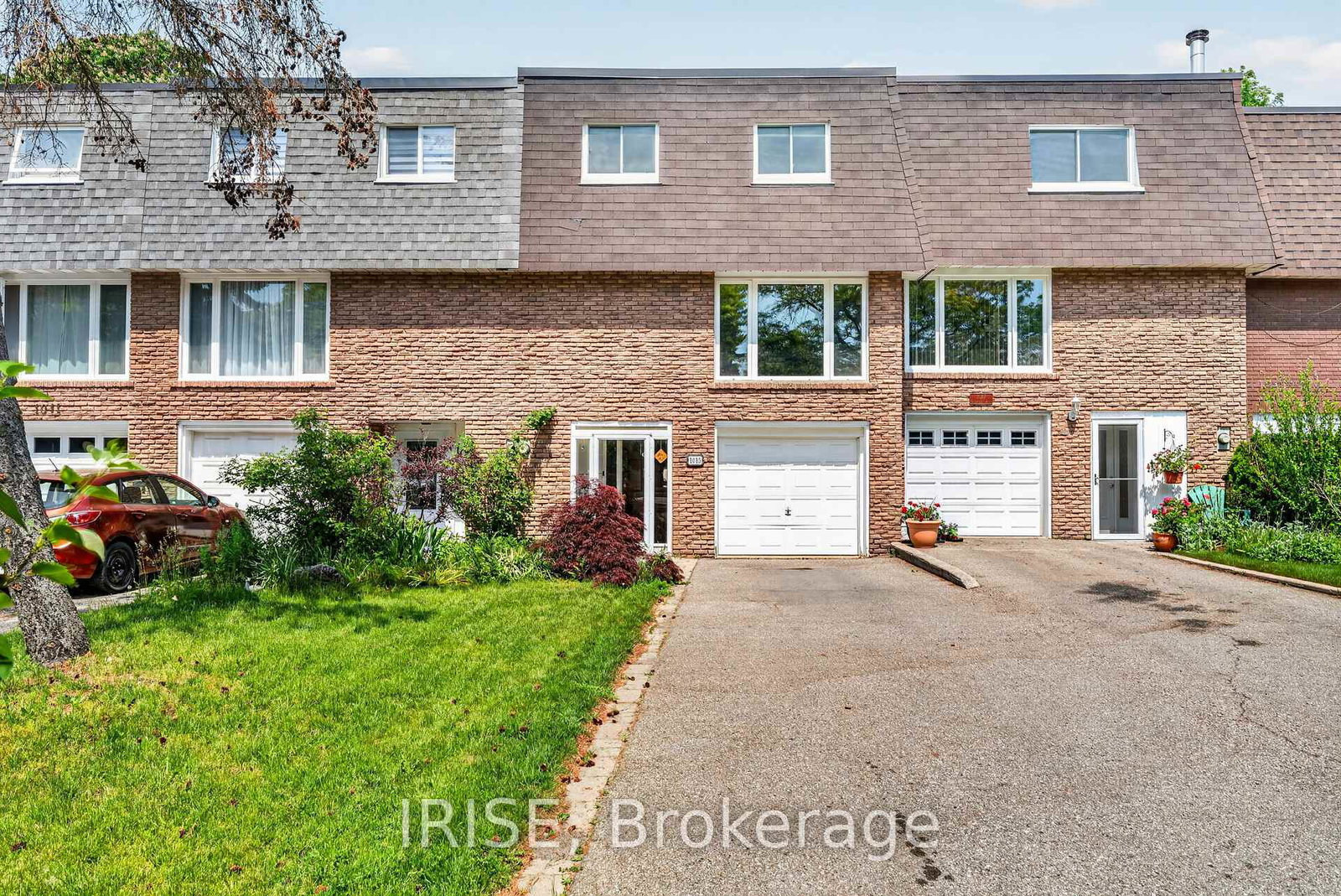 1015-falgarwood-drive-oakville-ontario-w13413432
