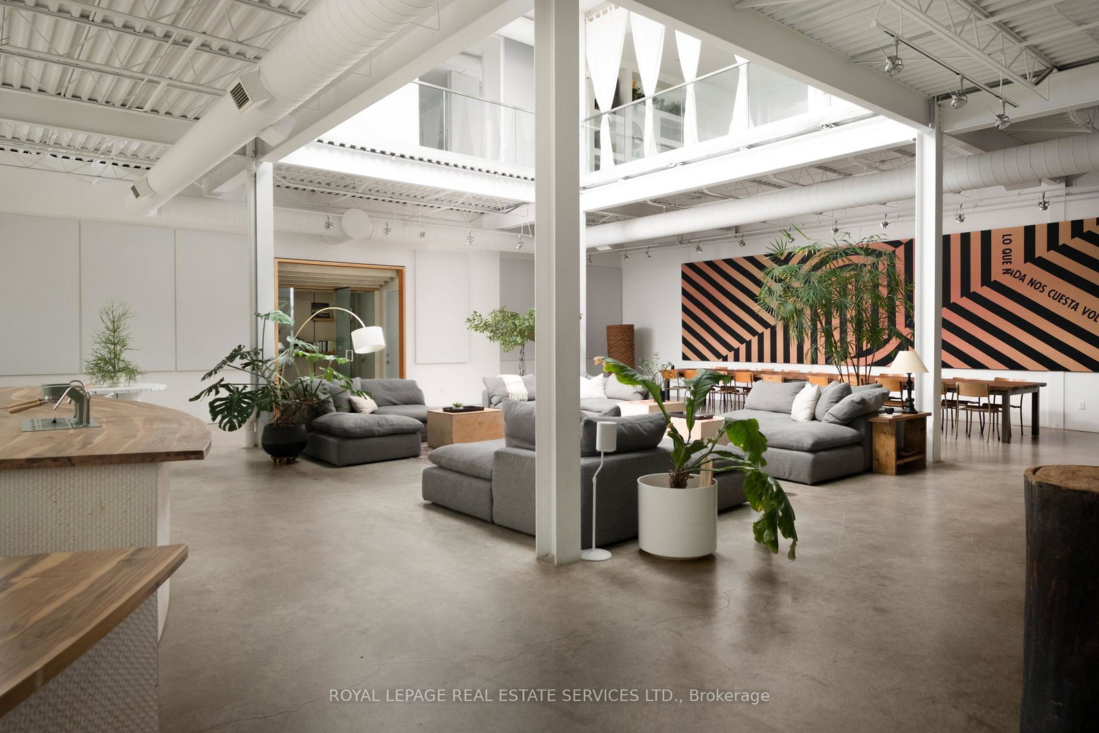1-roof-garden-lane-toronto-ontario-w13414022