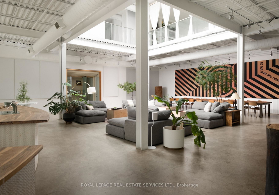1-roof-garden-lane-toronto-ontario-w13414022