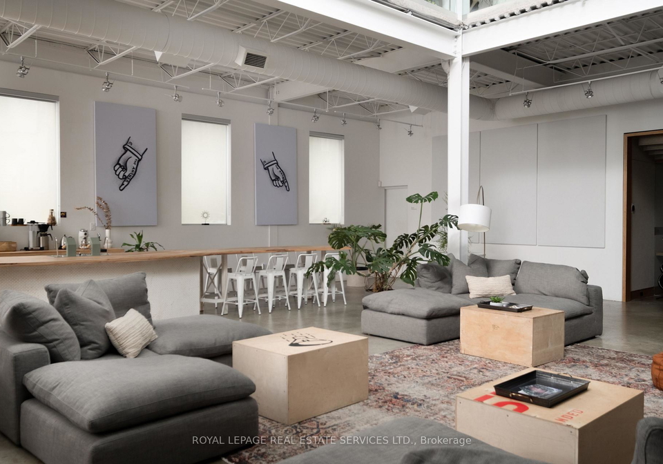 1-roof-garden-lane-toronto-ontario-w13414022