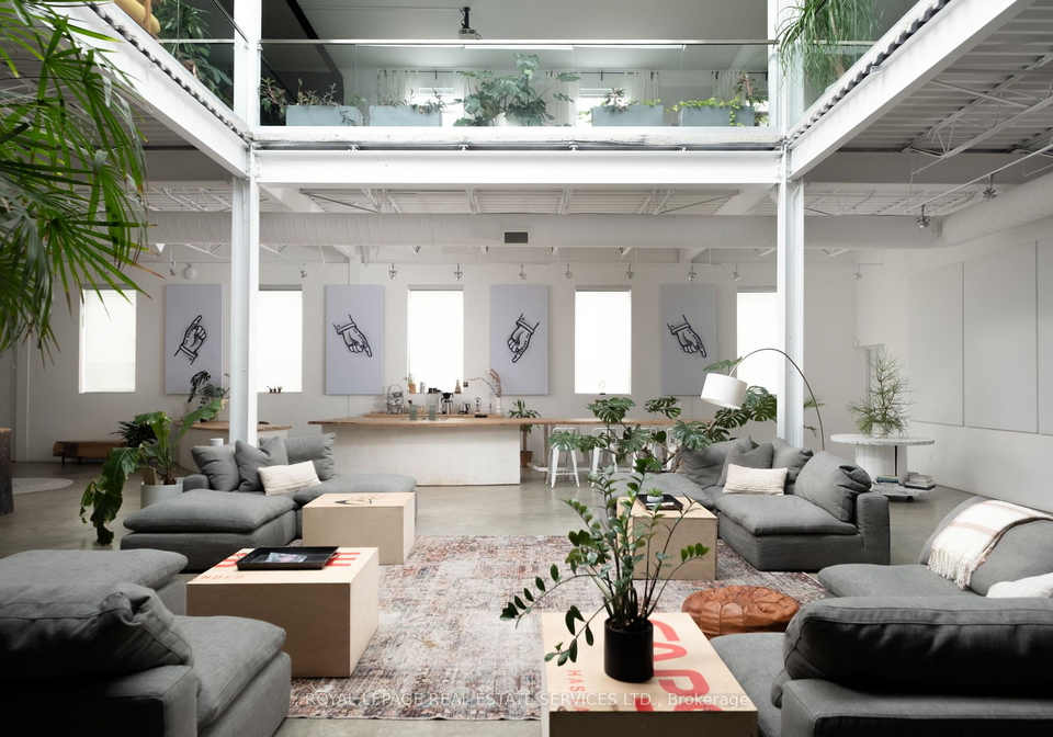 1-roof-garden-lane-toronto-ontario-w13414022