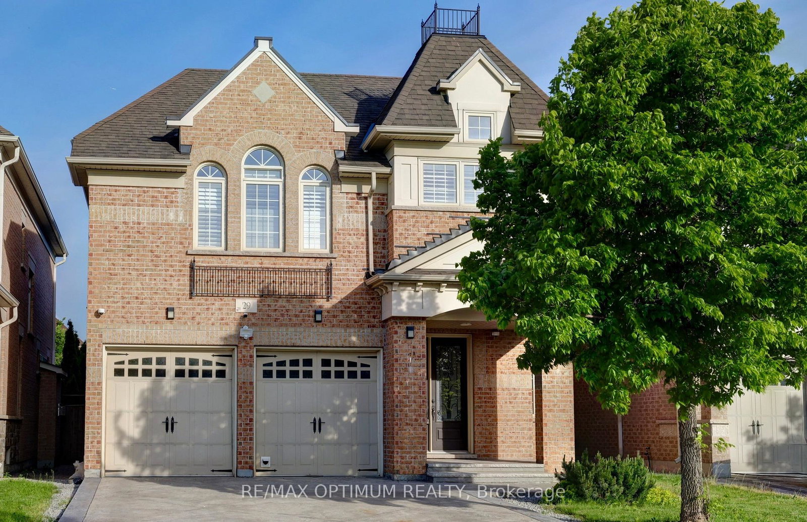 29-legendary-circle-brampton-ontario-w13414112