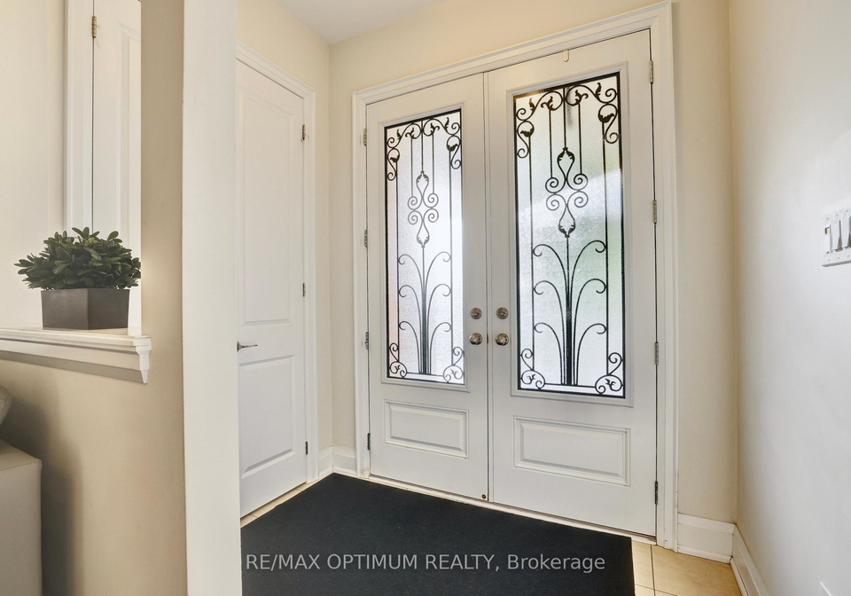 29-legendary-circle-brampton-ontario-w13414112