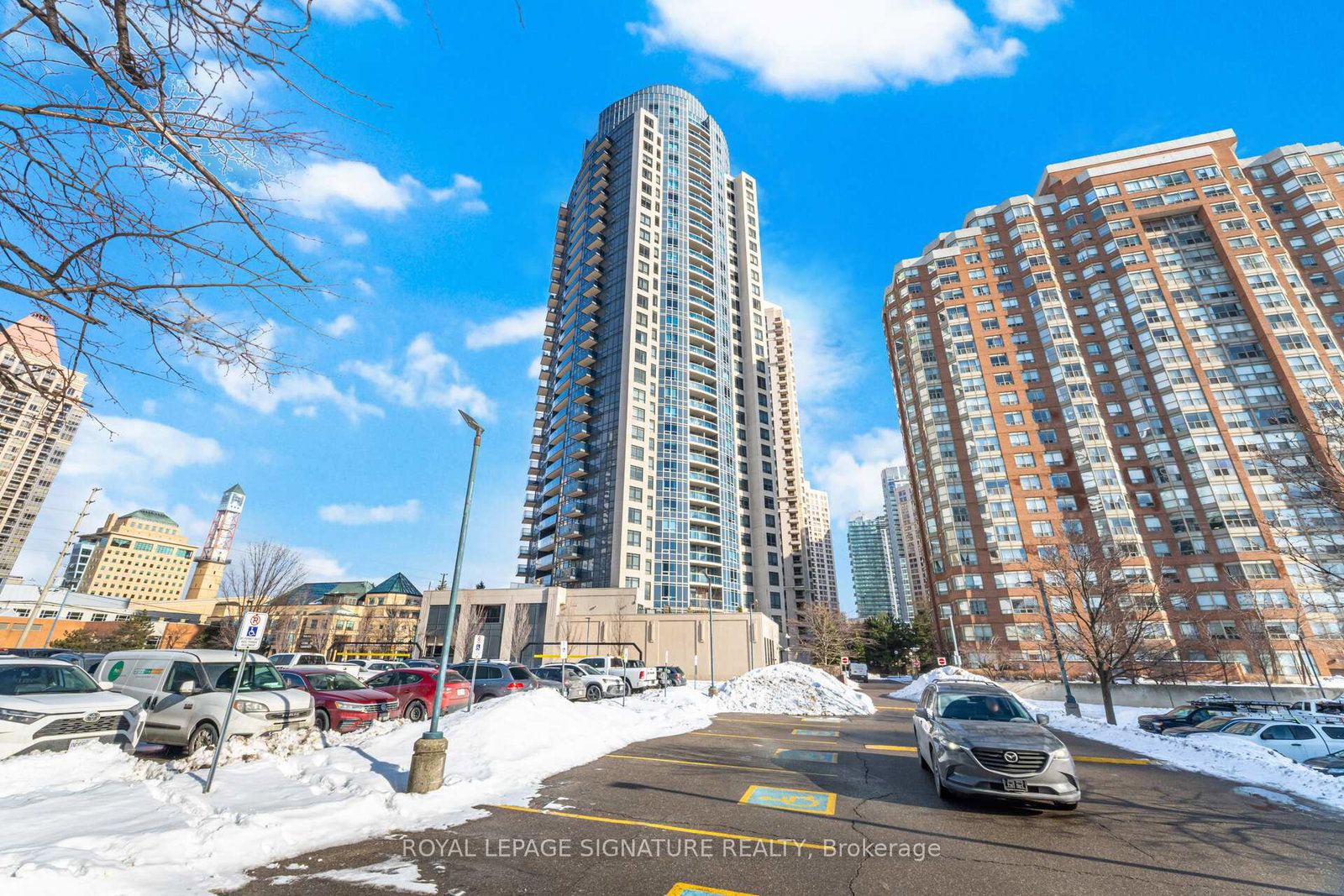 330-burnhamthorpe-road-w-mississauga-ontario-w13414196