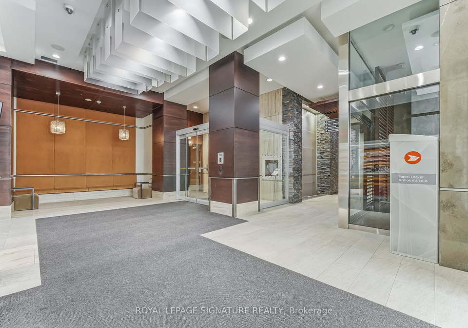 330-burnhamthorpe-road-w-mississauga-ontario-w13414196