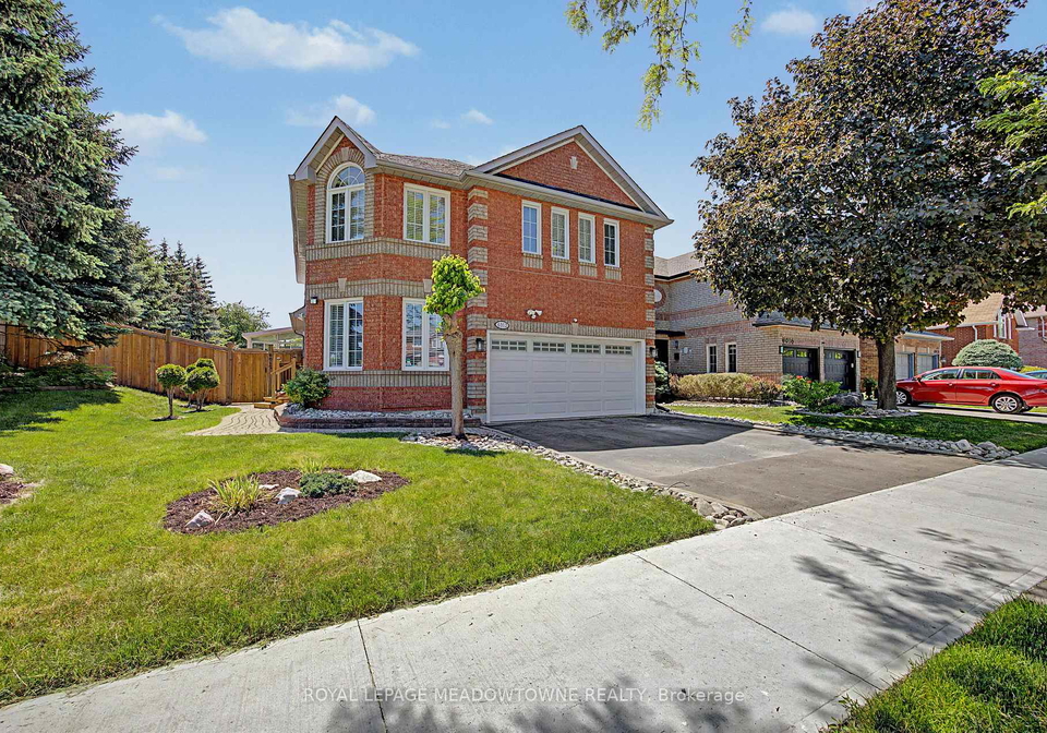 6012-maple-gate-circle-mississauga-ontario-w13414274