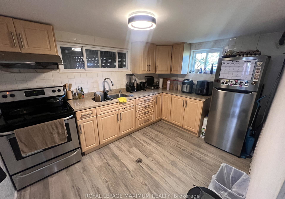 16-langholm-drive-york-ontario-w13414622