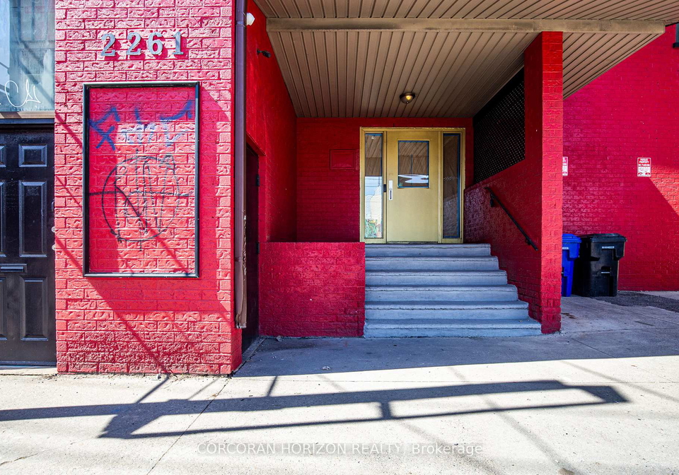 2261-dundas-street-w-toronto-ontario-w13414740