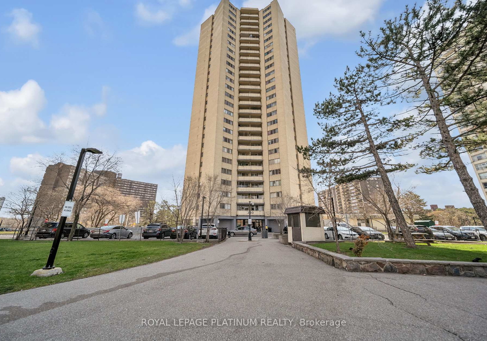 330-dixon-road-etobicoke-ontario-w13414786