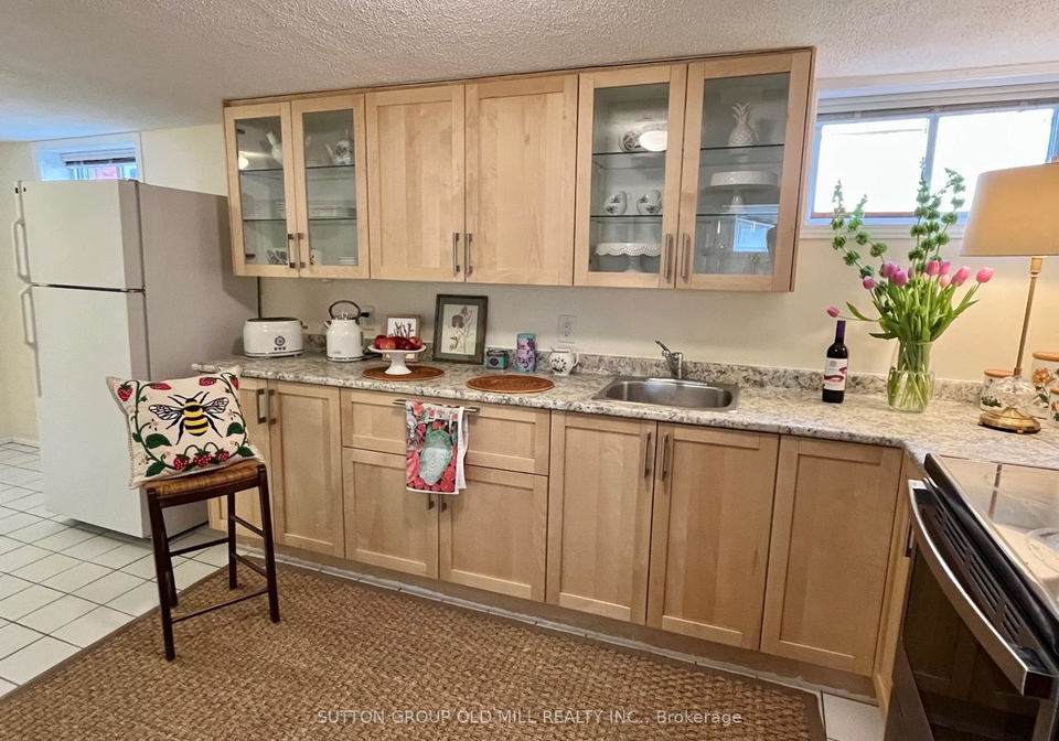1049-royal-york-road-etobicoke-ontario-w13415714