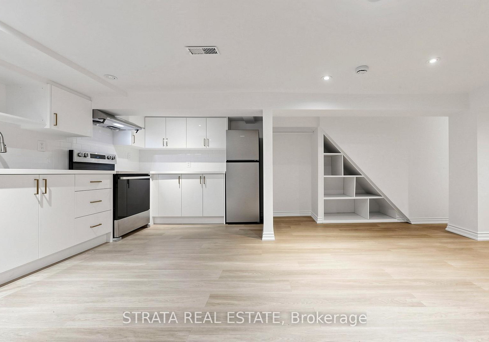 158-mcroberts-avenue-toronto-ontario-w13415976