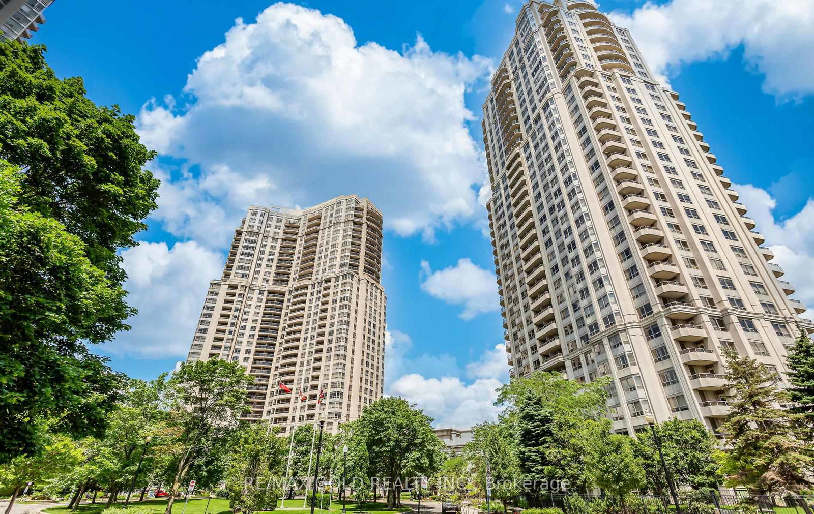 25-kingsbridge-grdn-circle-mississauga-ontario-w13416028