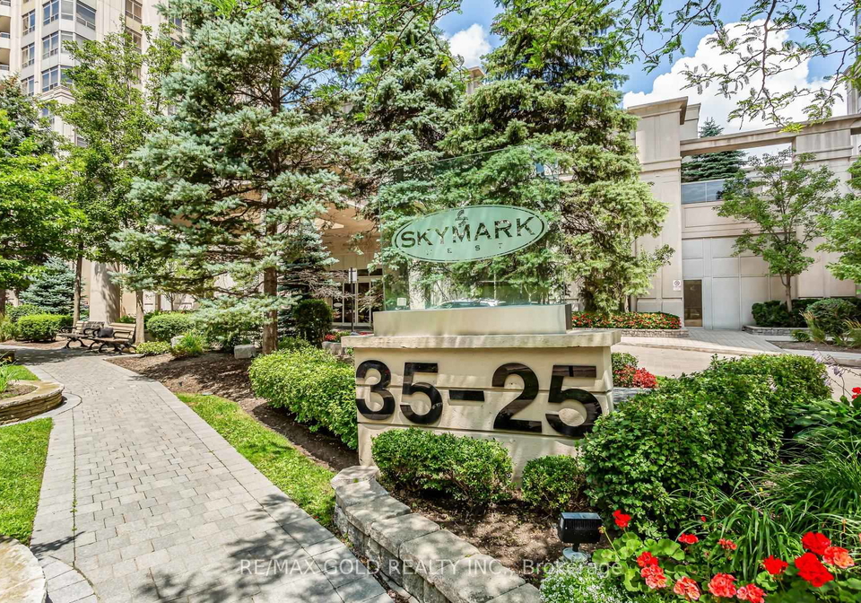 25-kingsbridge-grdn-circle-mississauga-ontario-w13416028