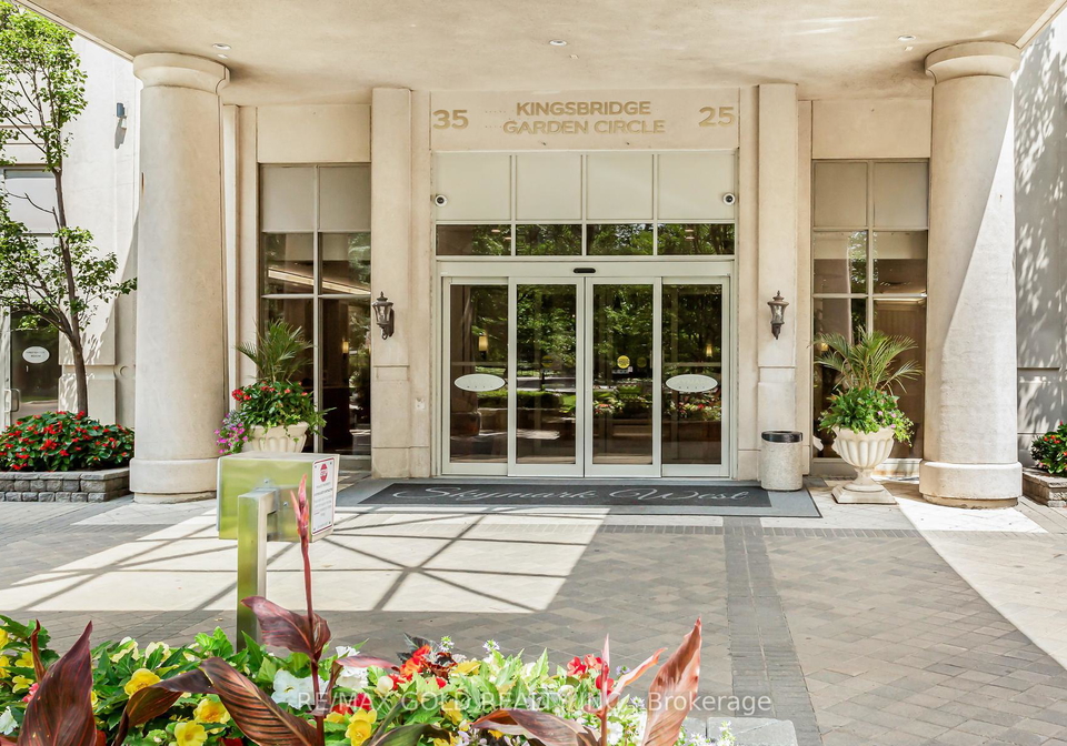 25-kingsbridge-grdn-circle-mississauga-ontario-w13416028