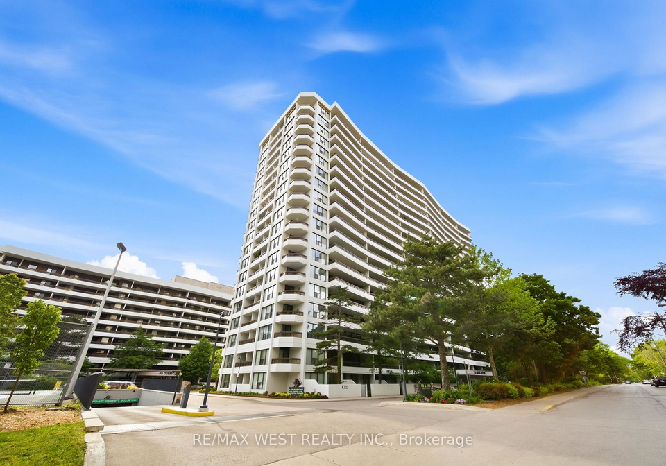 100-quebec-avenue-toronto-ontario-w13416288