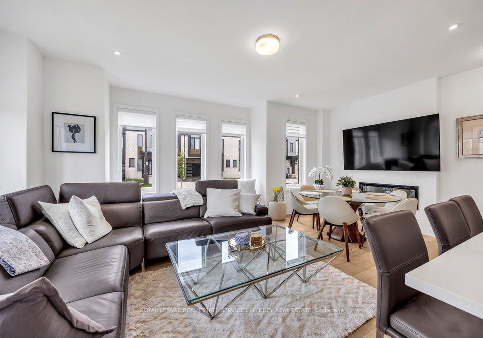 9-crown-gate-oakville-ontario-w13416376