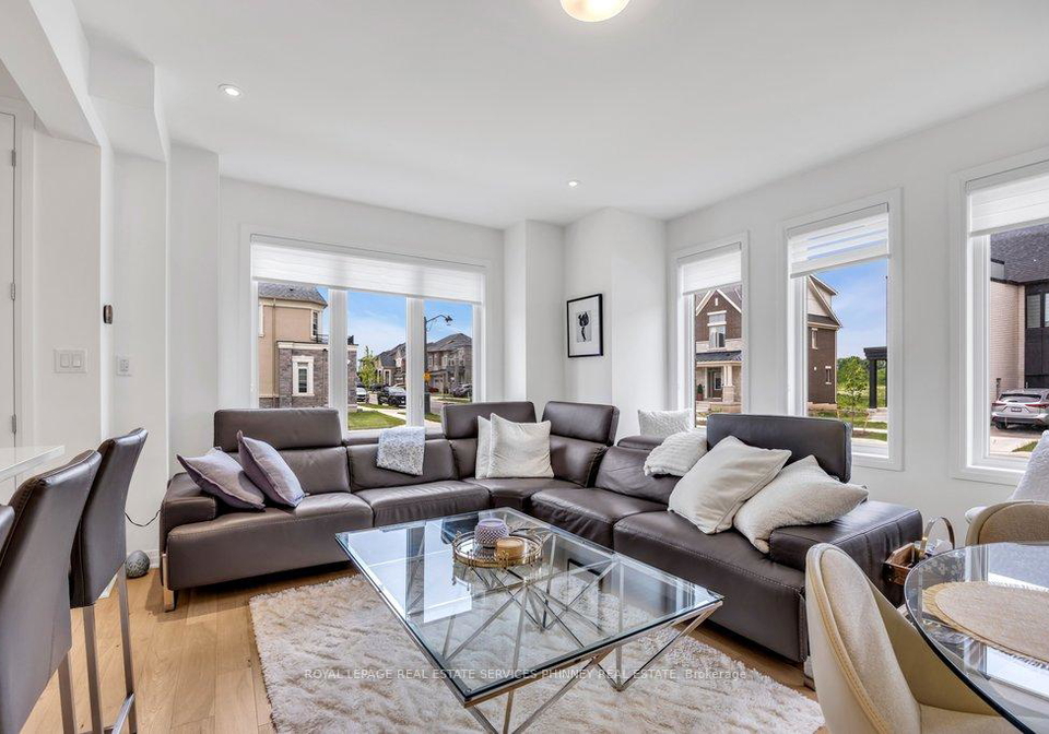 9-crown-gate-oakville-ontario-w13416376