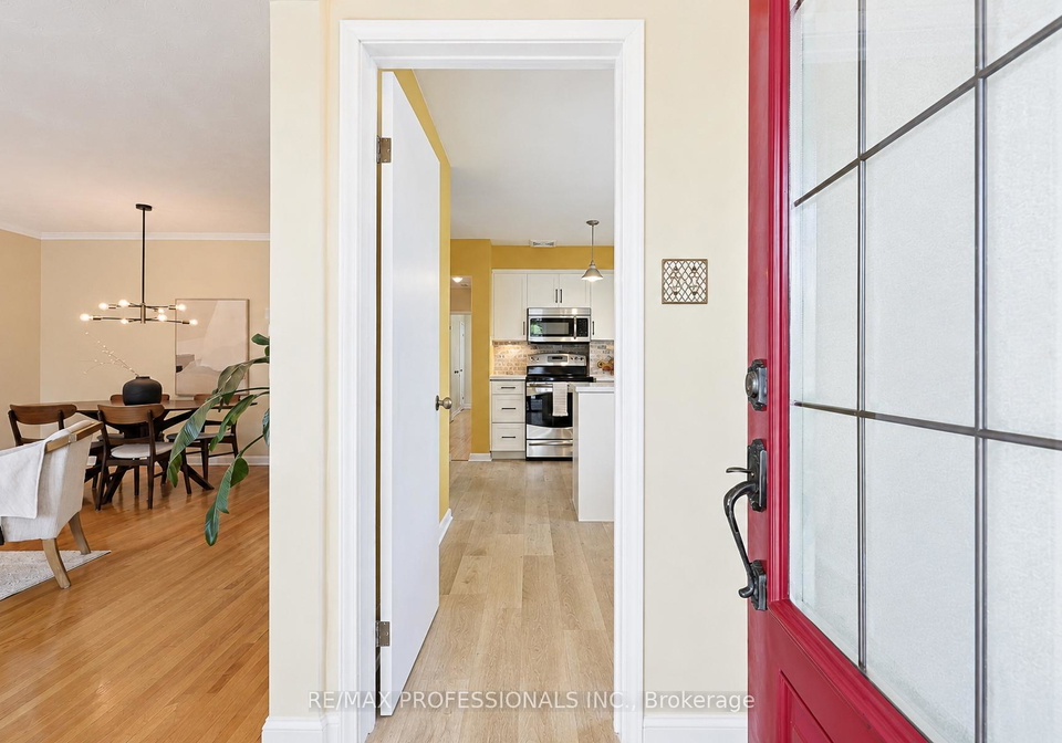 3-embers-drive-etobicoke-ontario-w13416954