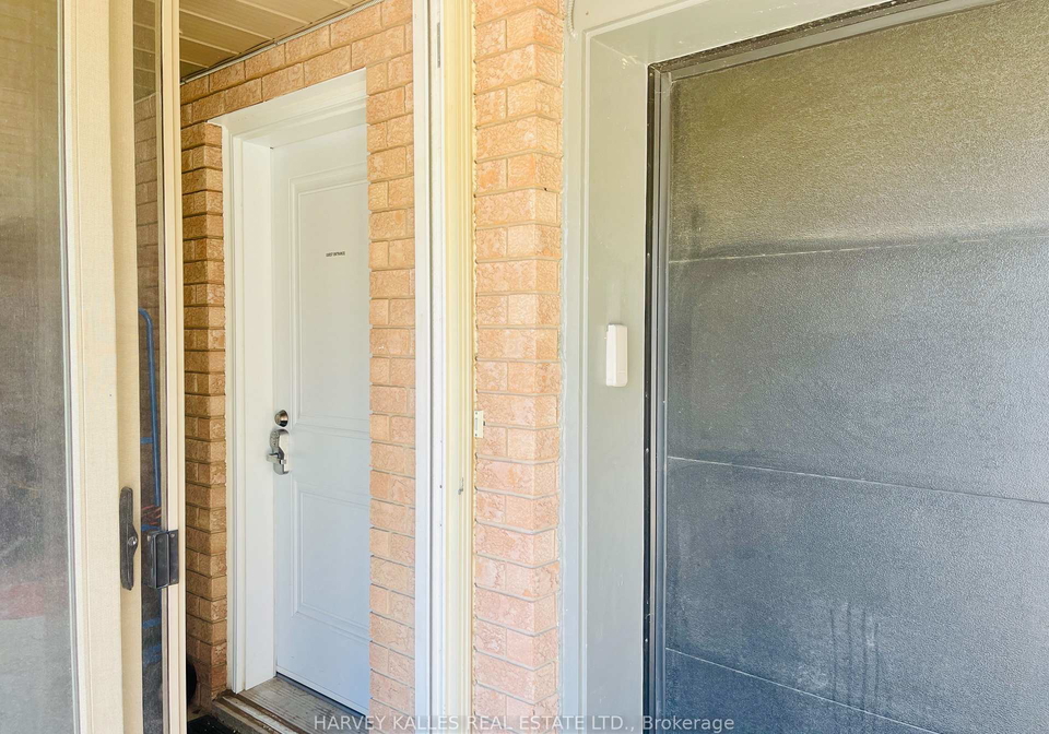 16-rustic-road-north-york-ontario-w13417004