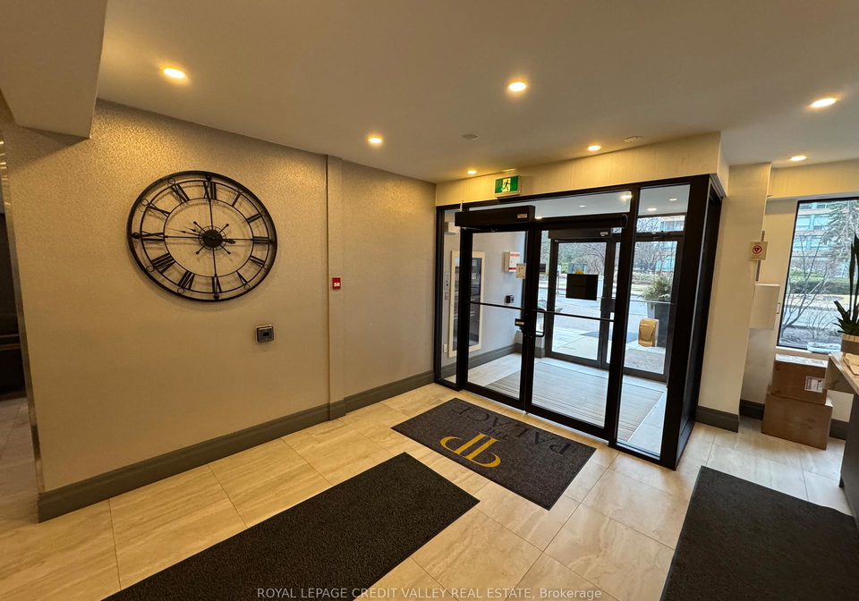 1270-maple-crossing-boulevard-burlington-ontario-w13417138