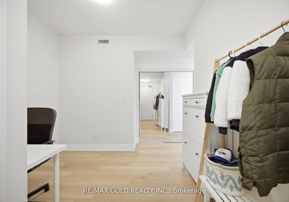 4011-brickstone-mews-mississauga-ontario-w13417440