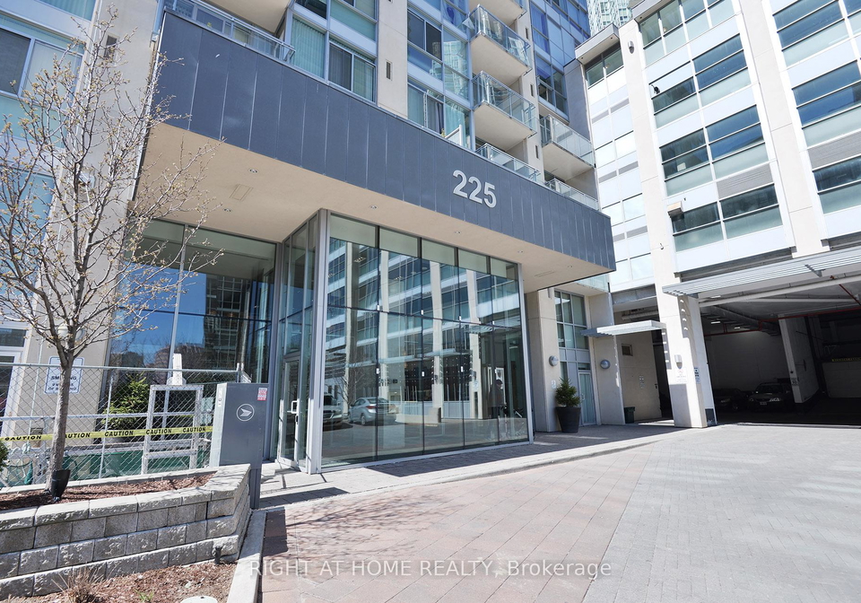 225-webb-drive-mississauga-ontario-w13417572