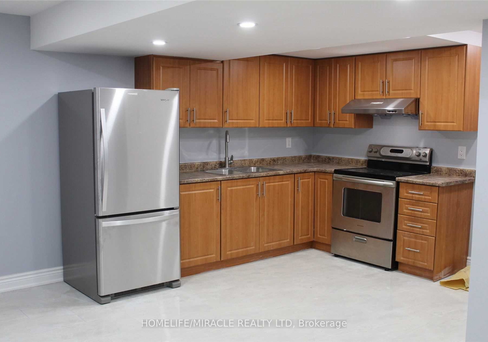 11-emmett-circle-brampton-ontario-w13417932