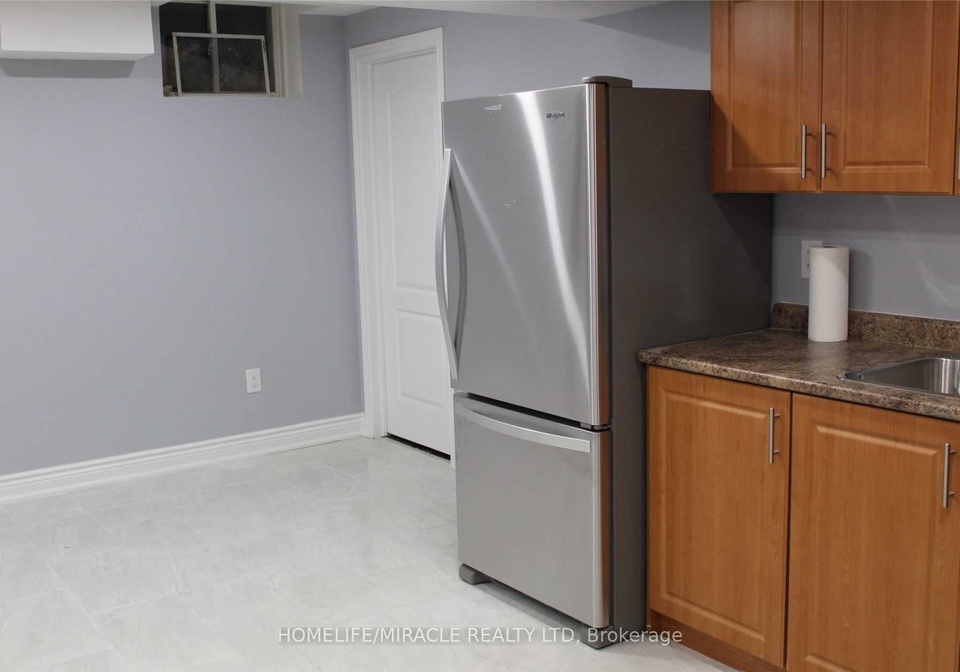 11-emmett-circle-brampton-ontario-w13417932