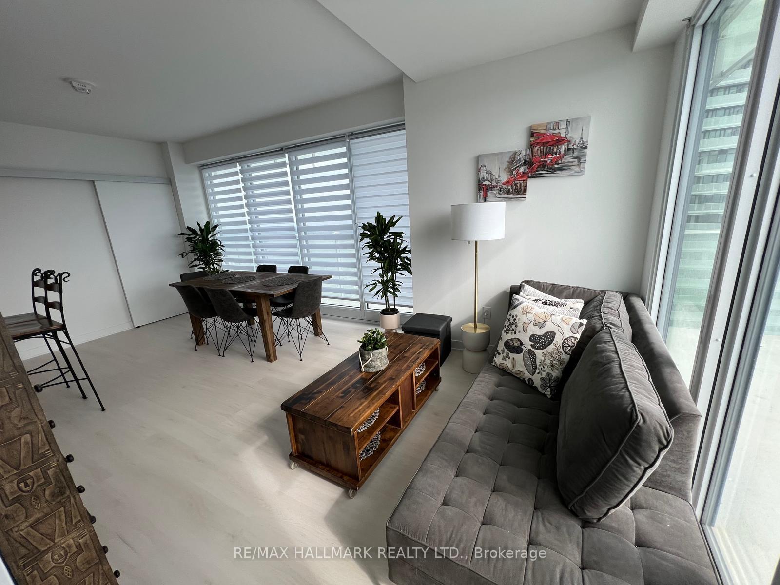 3900-confederation-pkwy-street-mississauga-ontario-w13418270