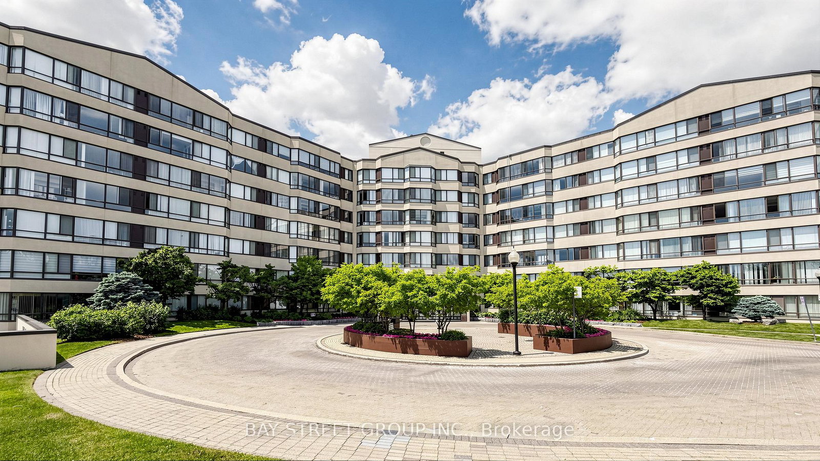 1001-cedarglen-gate-mississauga-ontario-w13418284