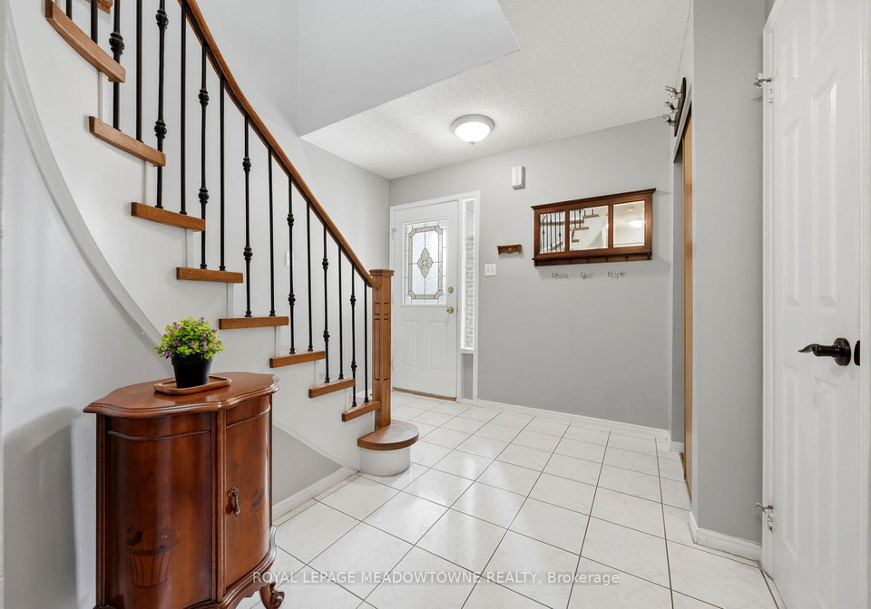 18-mckinnon-avenue-halton-hills-ontario-w13418472