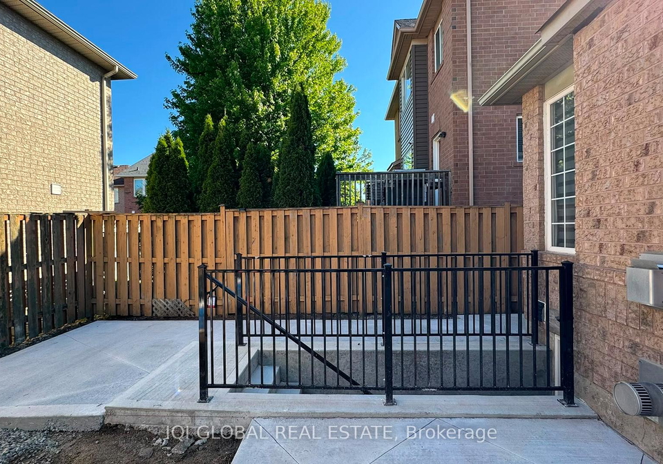 3937-oland-drive-mississauga-ontario-w13418474