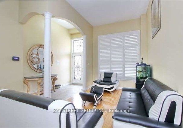 6-everingham-circle-brampton-ontario-w13418628