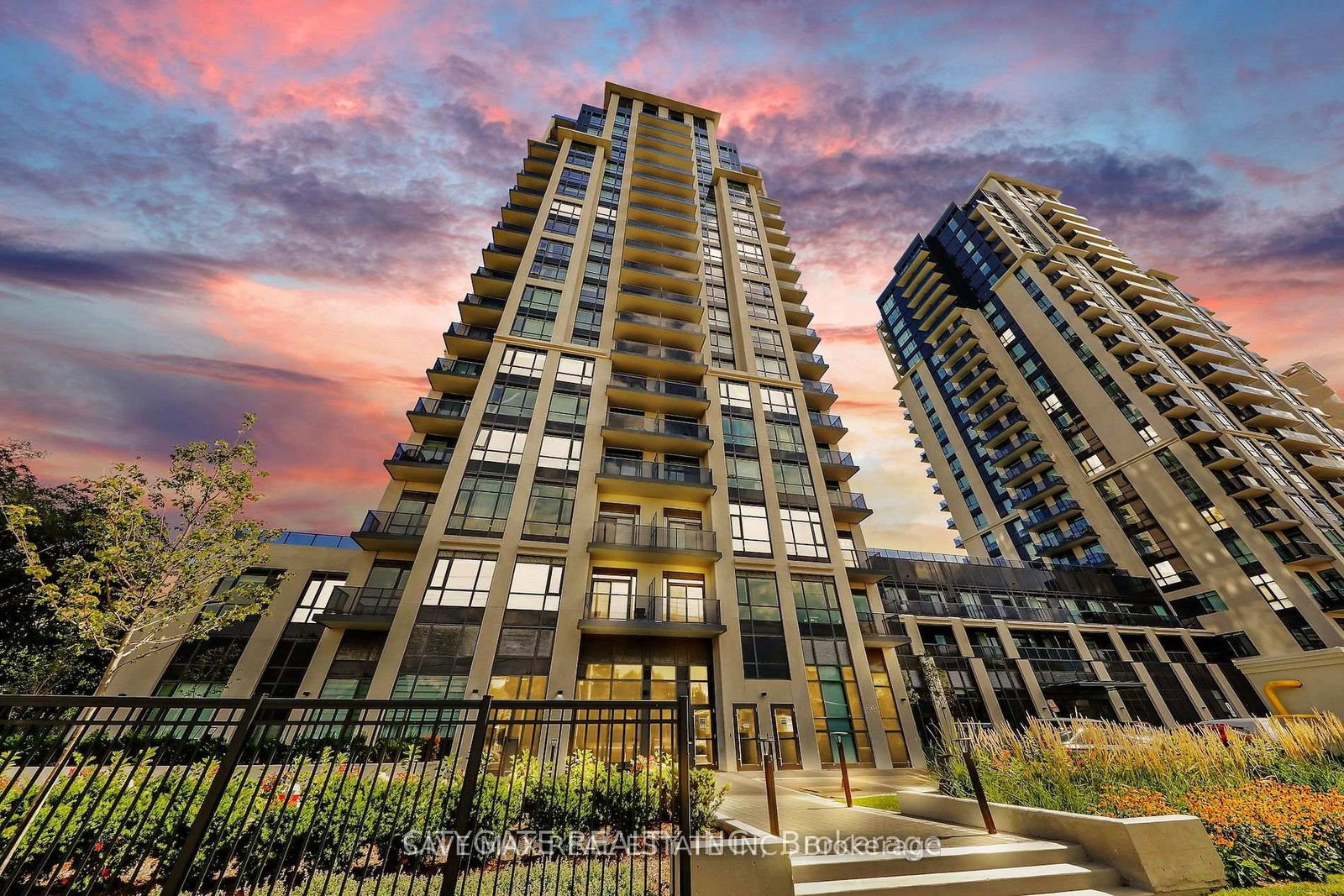 202-burnhamthorpe-road-mississauga-ontario-w13418734