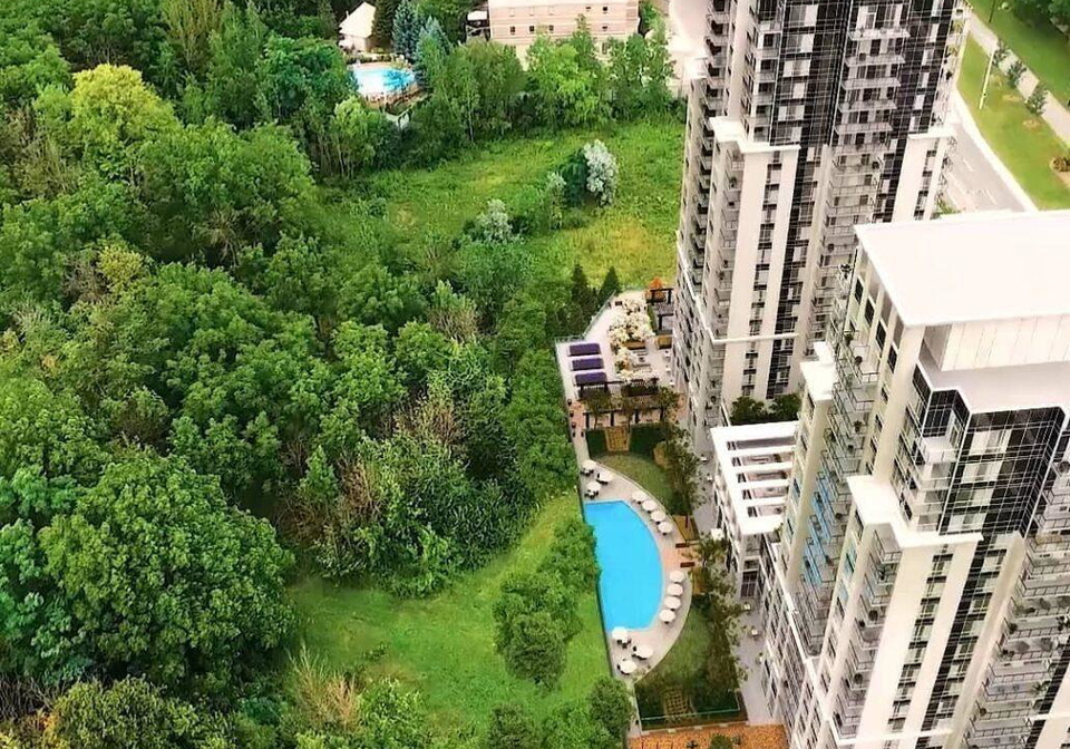 202-burnhamthorpe-road-mississauga-ontario-w13418734