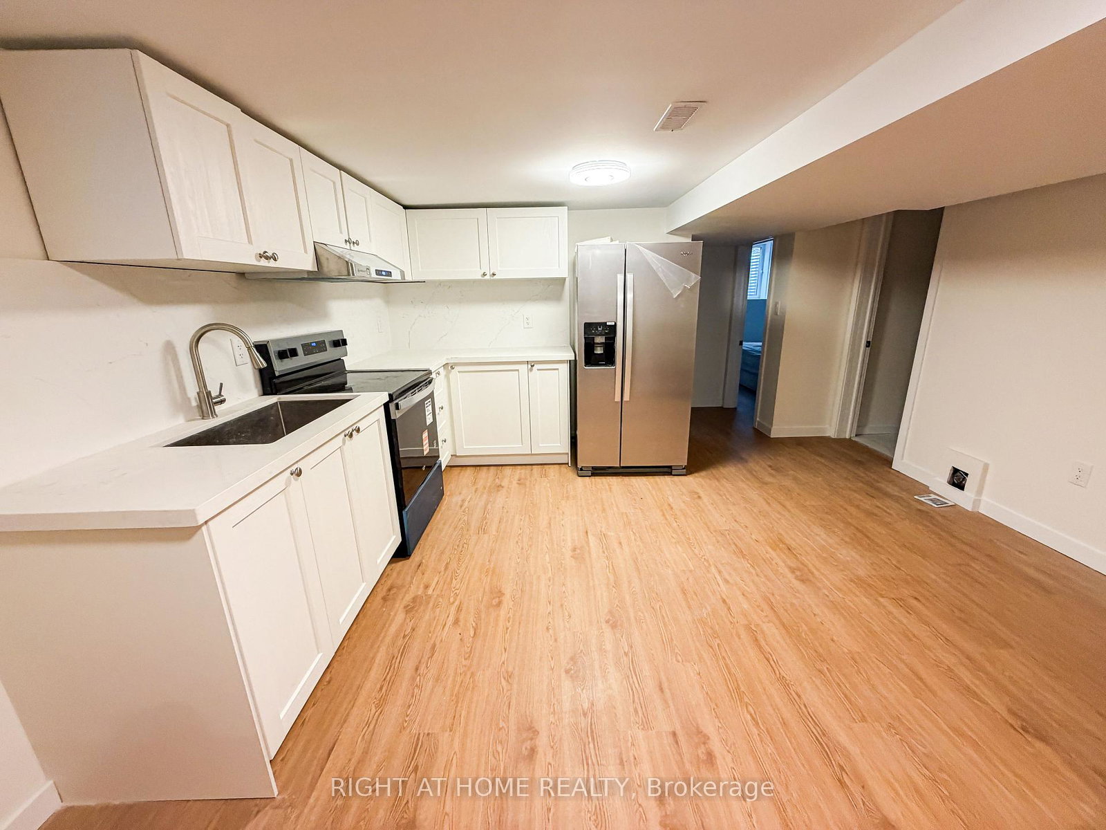 300-south-kingsway-toronto-ontario-w13419214