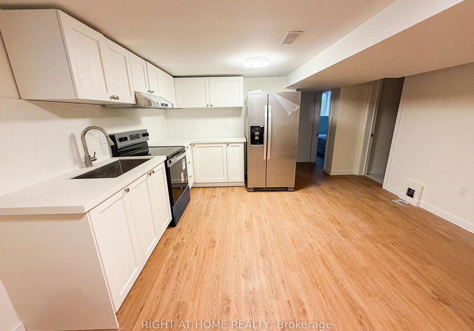 300-south-kingsway-toronto-ontario-w13419214