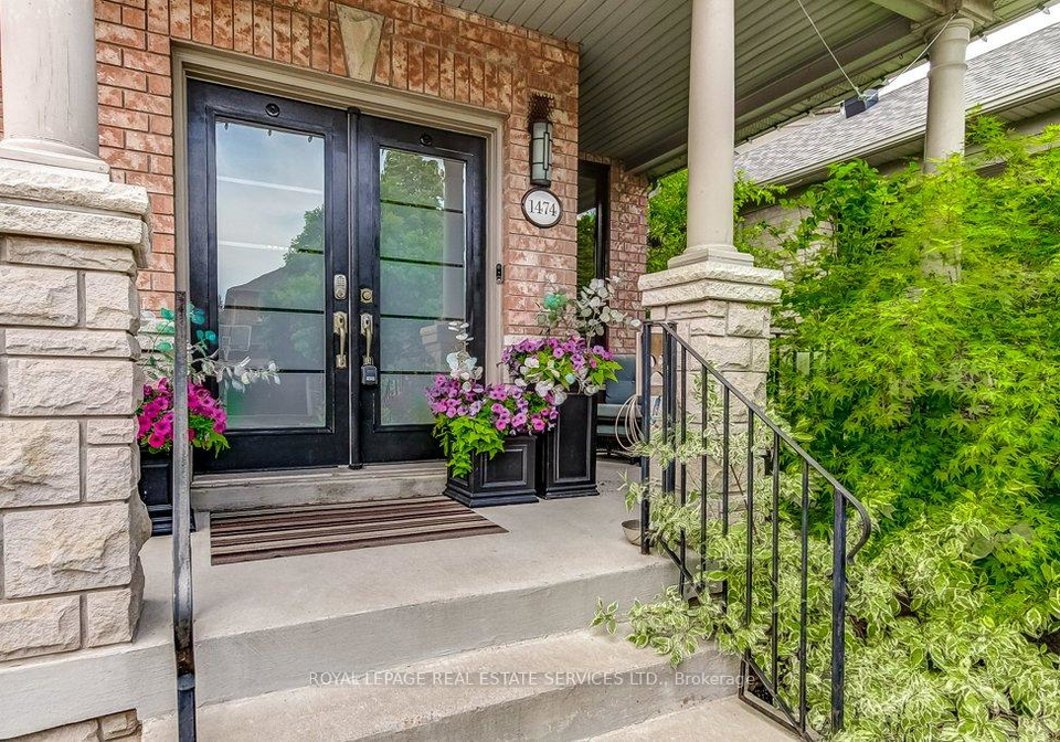 1474-derby-county-crescent-oakville-ontario-w13419282