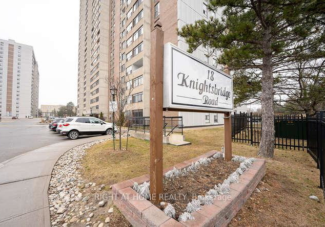 18-knightsbridge-road-brampton-ontario-w13419396