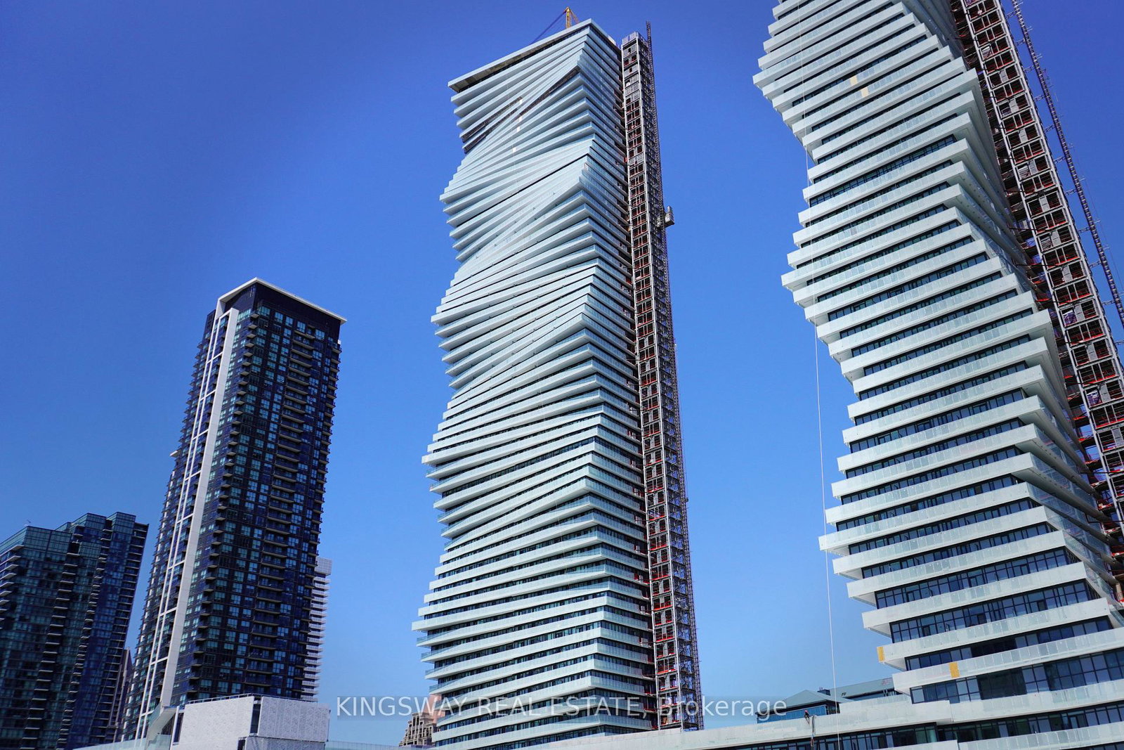 3900-confederation-parkway-mississauga-ontario-w13419612