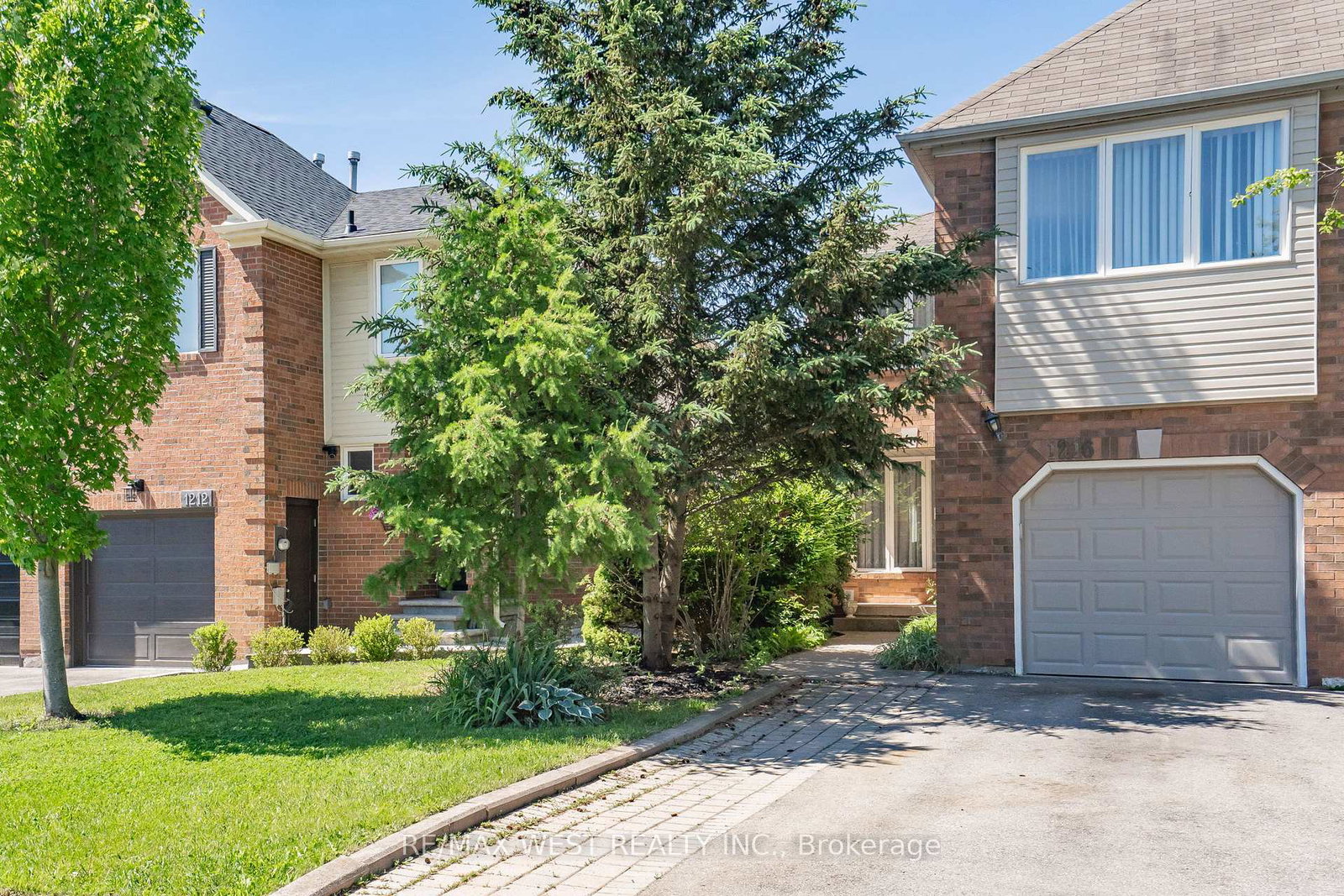 1216-leewood-drive-oakville-ontario-w13419842