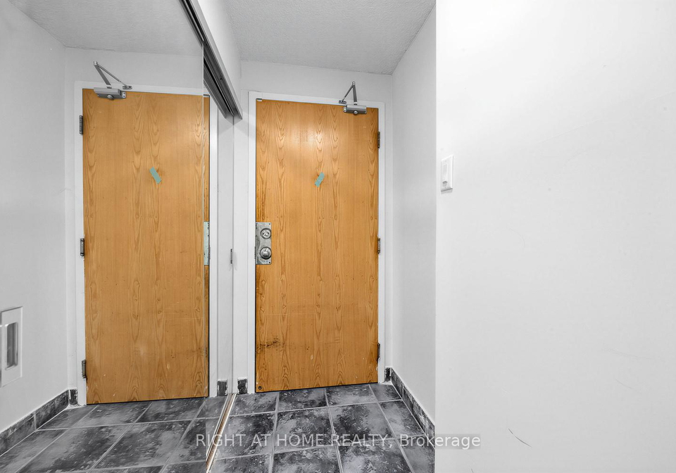 41-markbrook-lane-etobicoke-ontario-w13419868