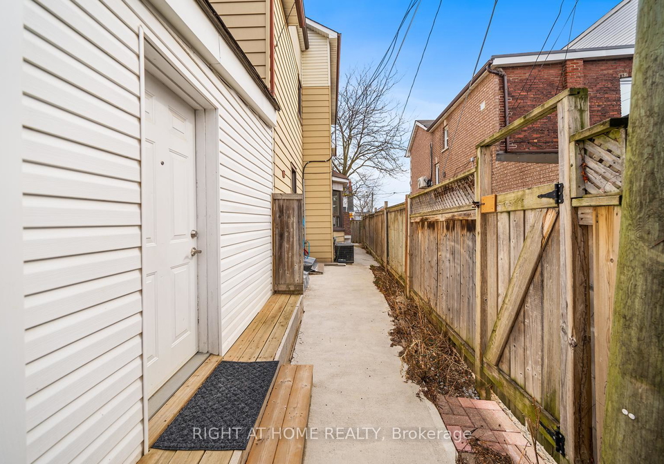 134-millicent-street-toronto-ontario-w13420348