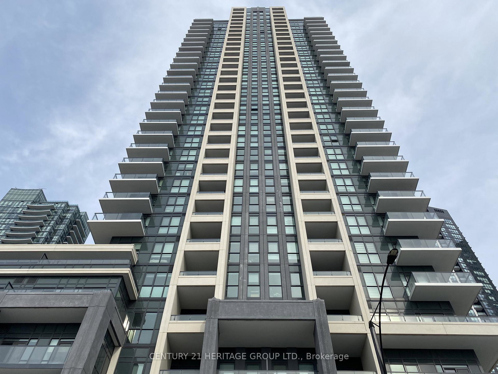 4055-parkside-village-drive-mississauga-ontario-w13420440